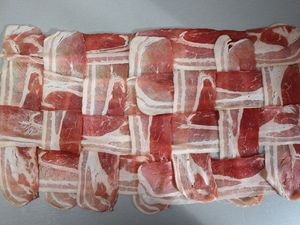 Ein Geflecht aus Baconscheiben