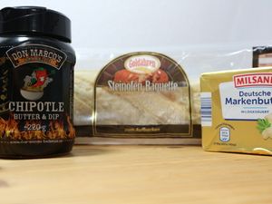 Zutaten: Chipotle-Butter-Gewürz, Steinofen-Baguette und Butter