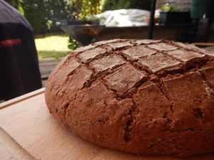 Frisch gebackenes Roggenmischbrot