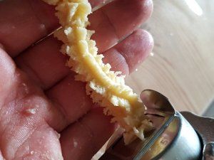 Spritzgebäck kommt aus dem Fleischwolf