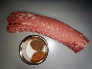 Schweinelachs und Gewürze